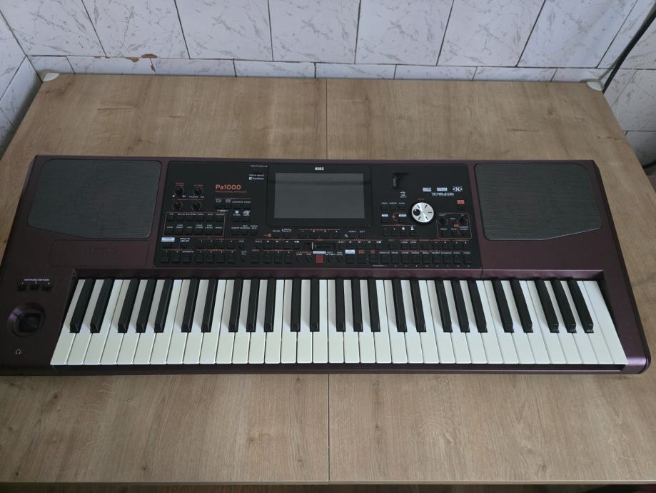 Prodajem Korg PA1000