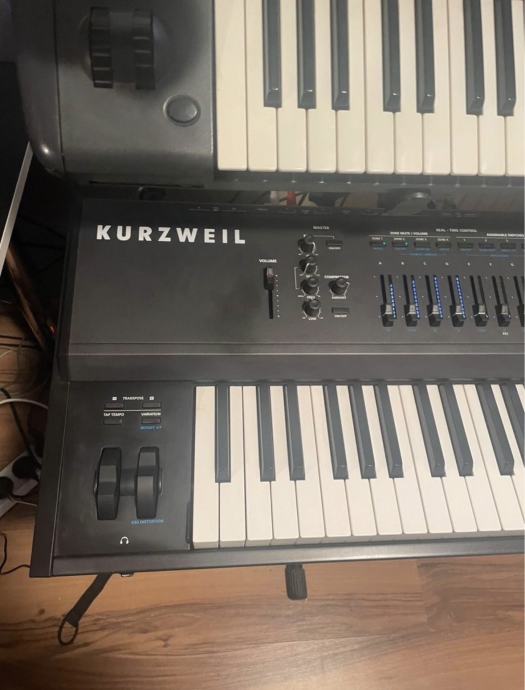 Prodajem Kurzweil Forte 88