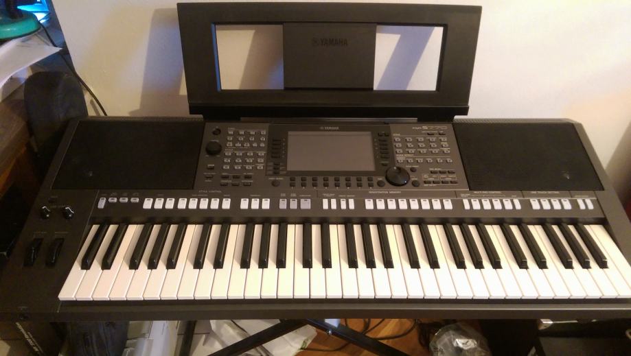 S770 - Yamaha PSR- S770