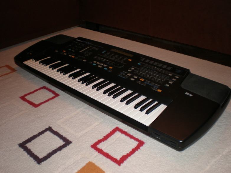 ROLAND E-86