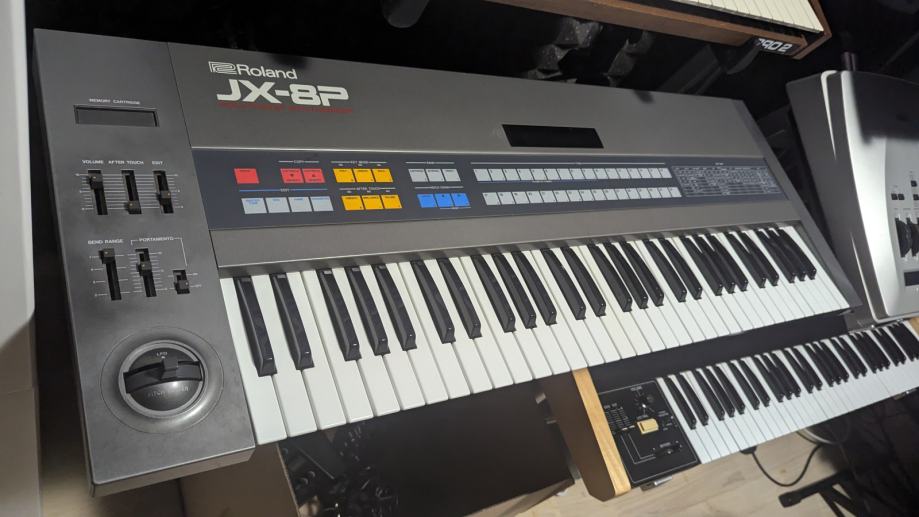 Roland Juno 60 i JX-8P