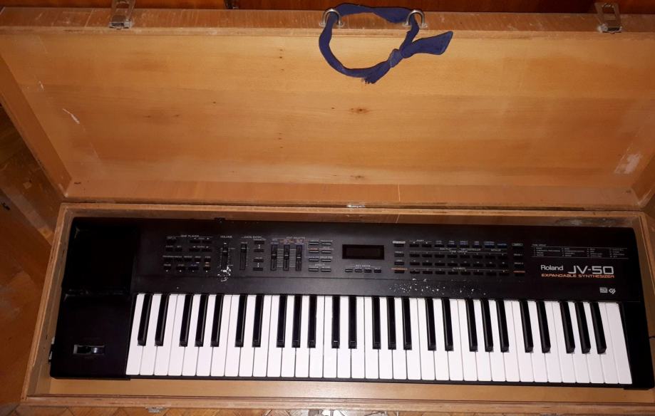 ROLAND JV-50 SA EKSPANZIJOM