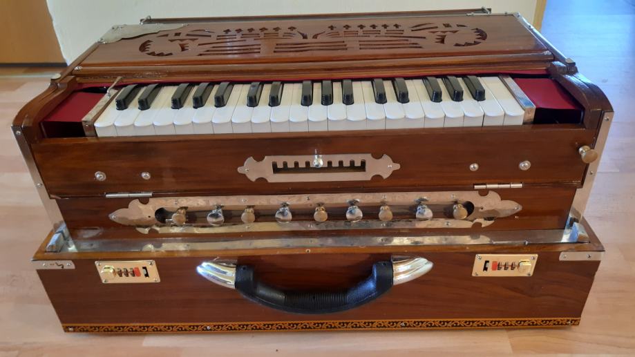 Scale-changer harmonium - SAPTAK, MMF, 440Hz