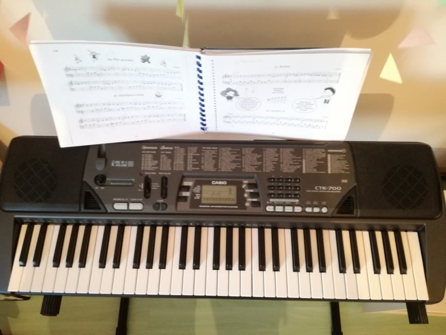 SINTISAJZER CASIO CTK-700