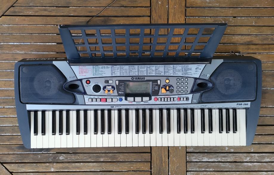 Syntisizer Yamaha PSR 280.