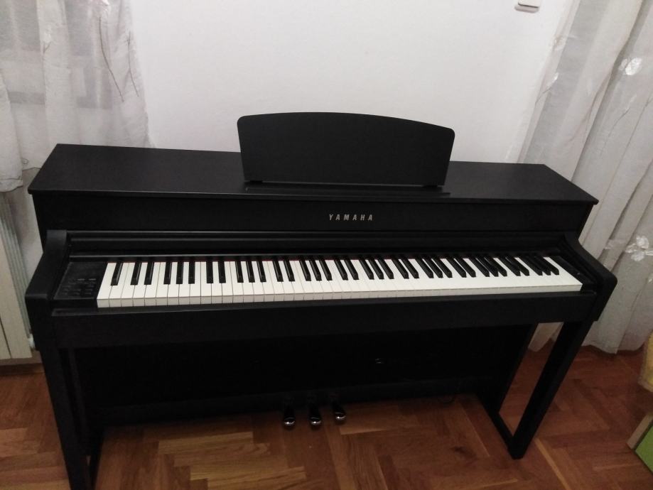 YAMAHA Clavinova CLP-535b