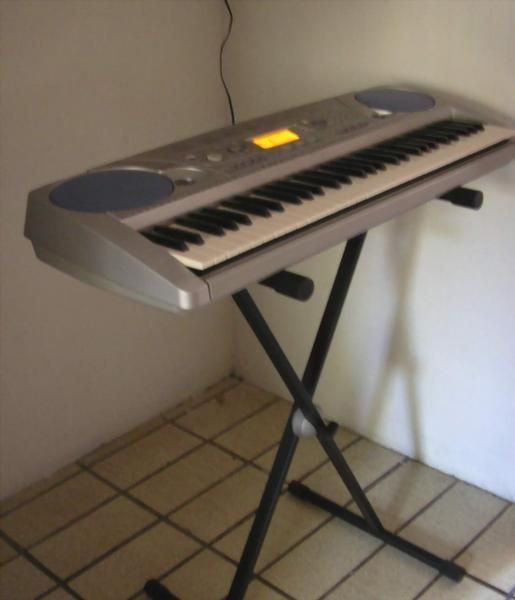 YAMAHA PSR 275