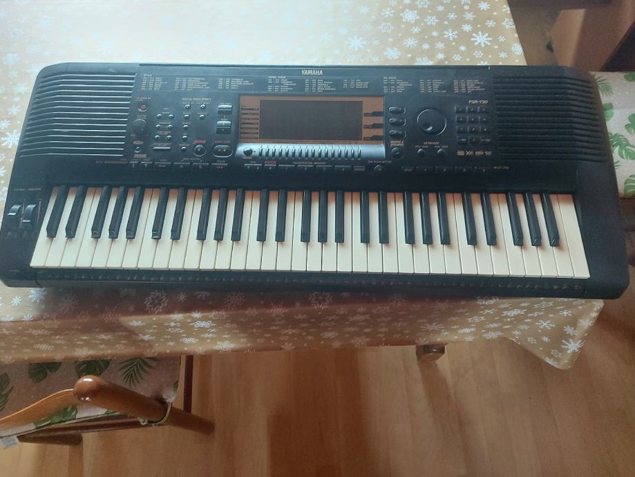 Yamaha PSR 730