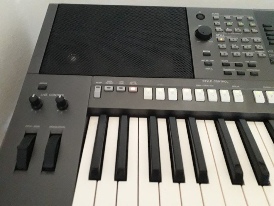  Yamaha  psr  s 770 