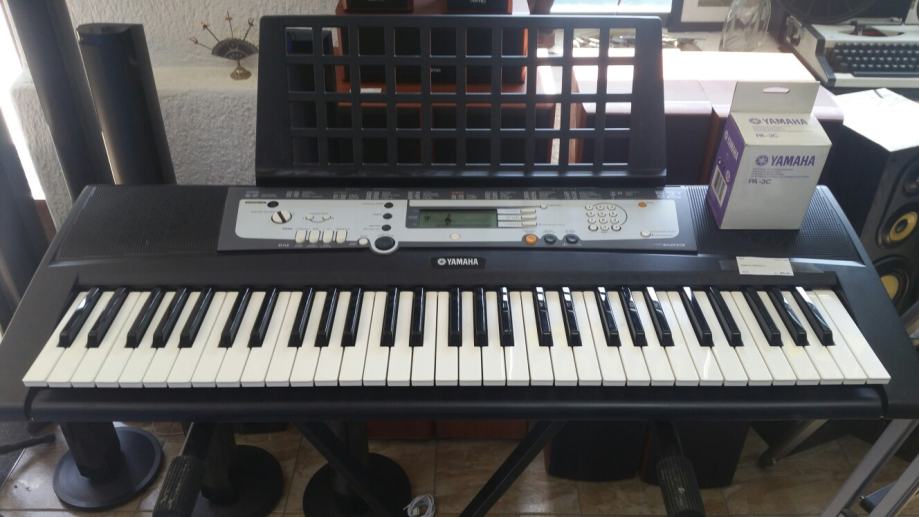 YAMAHA PSR E213