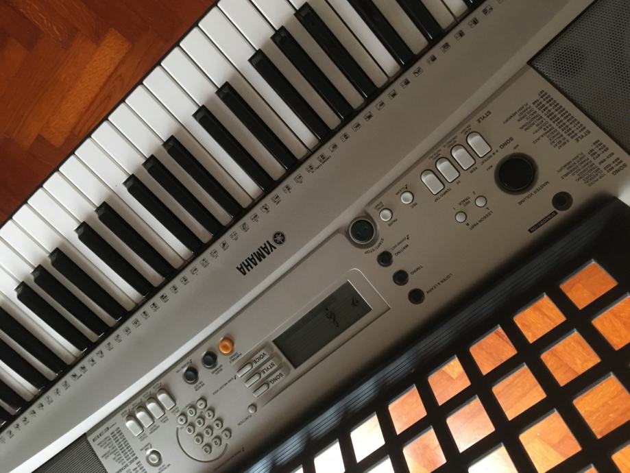 YAMAHA PSR E313 klavijature