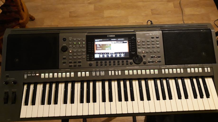 Yamaha psr s770