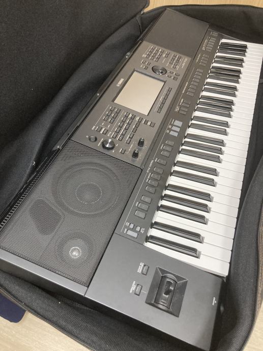 Yamaha PSR SX700