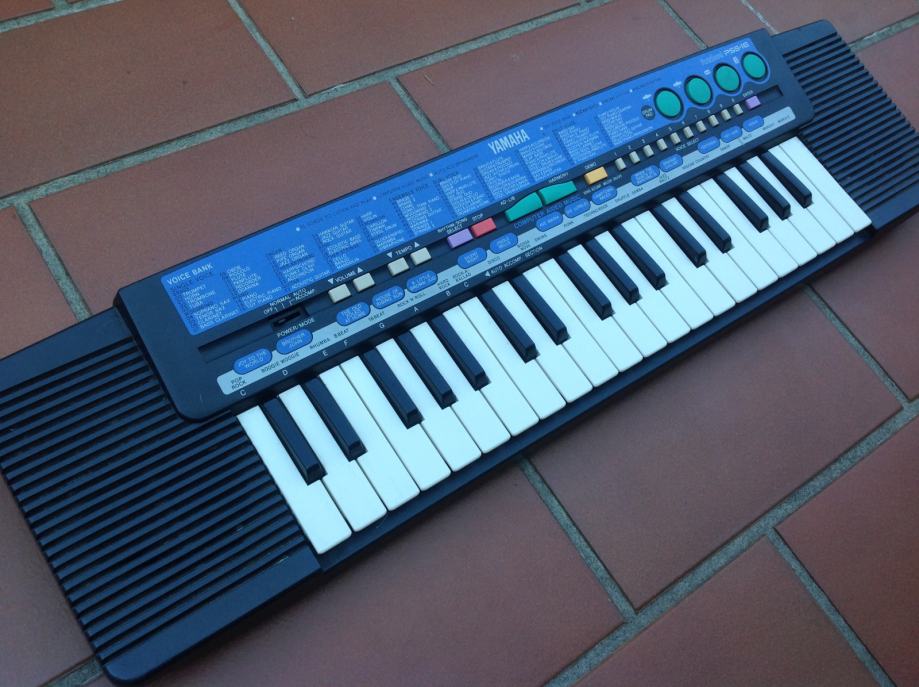 Yamaha PSS-16 klavijatura synthesizer sintić sa pratnjom