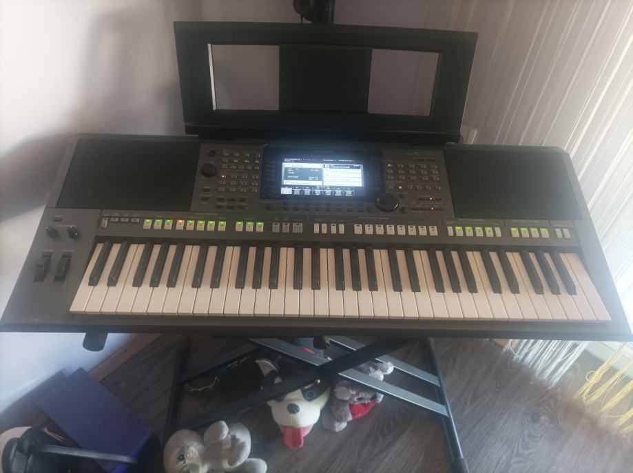 YAMAHA synthesizer PSR-S770