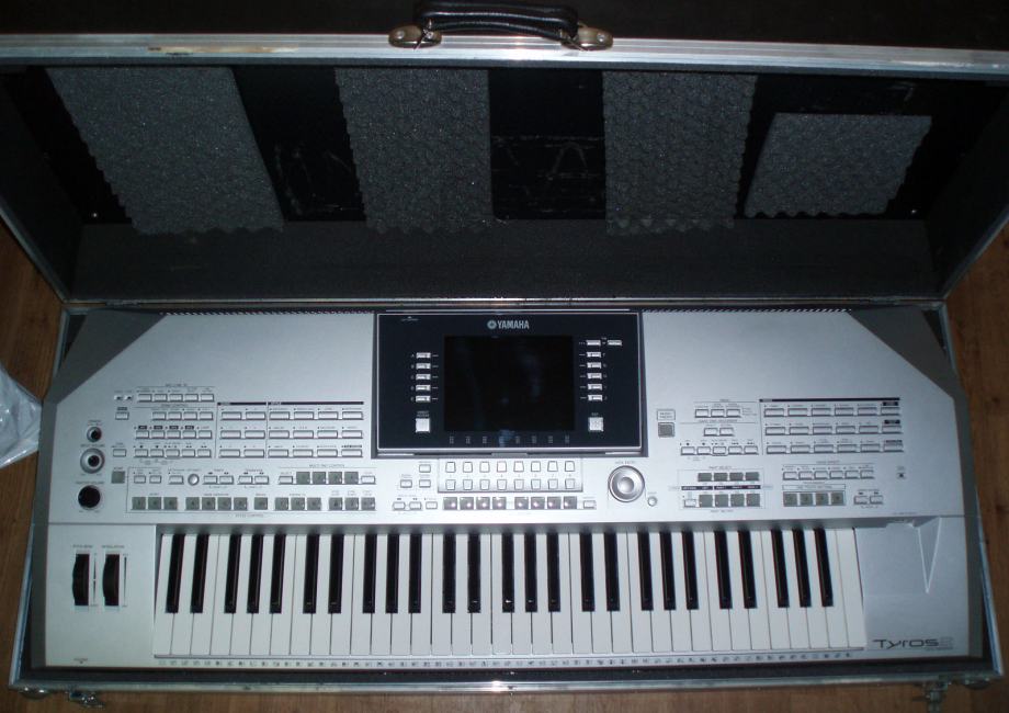 Yamaha Tyros 2