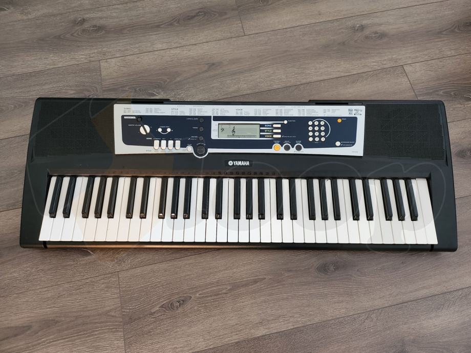 Yamaha YPT-210 školska klavijatura