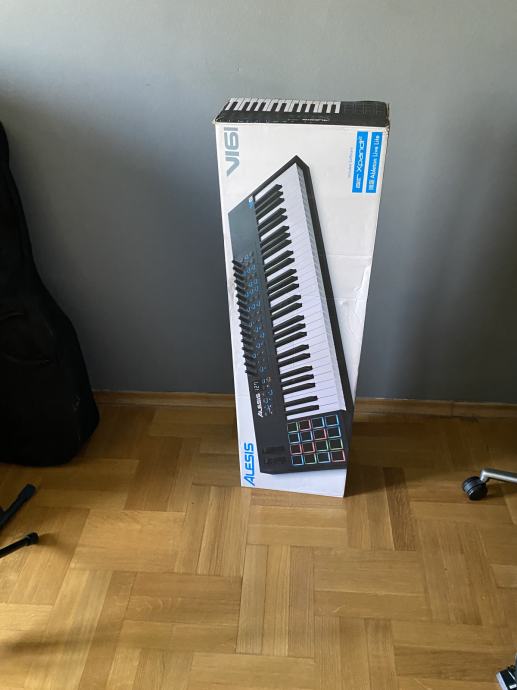 Alesis V61 Midi Controller sa sustain pedalom: 120 eura