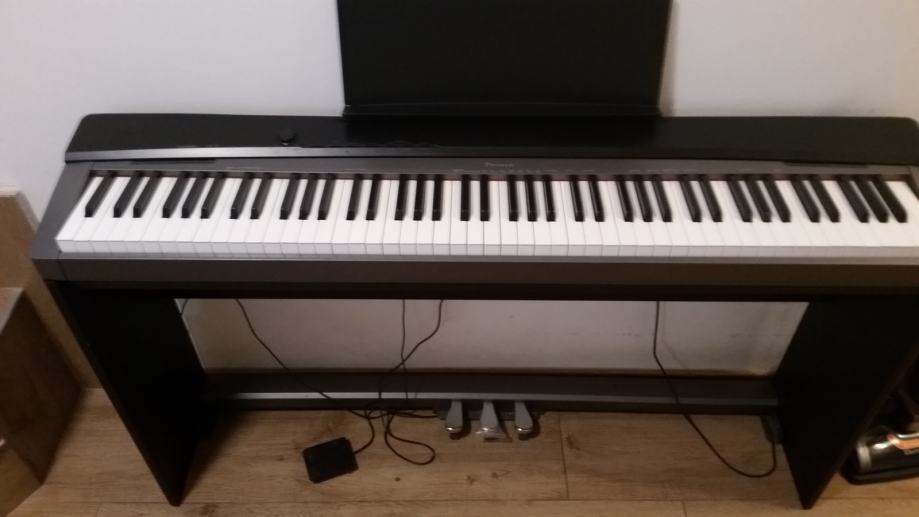 Casio Privia PX-130 digitalni piano (električni klavir)