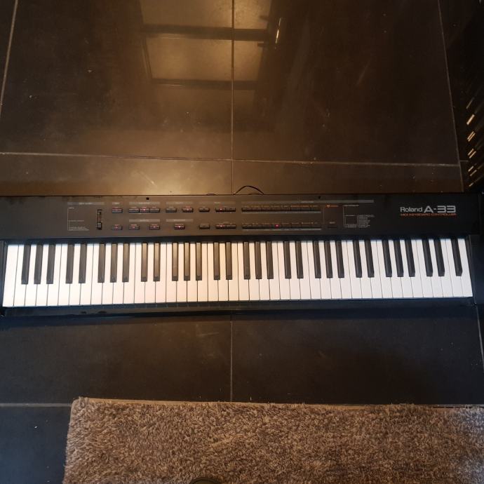 KLAVIJATURE  ROLAND A33