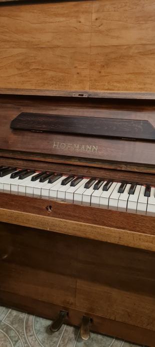 PIANINO "HOFMANN "