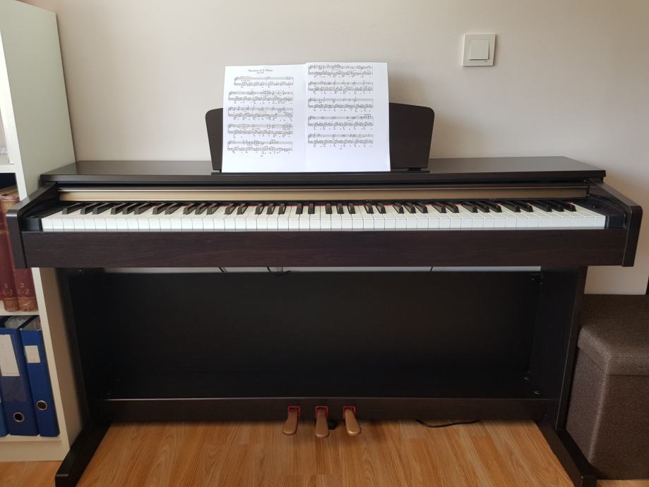 Yamaha Clavinova CLP-320