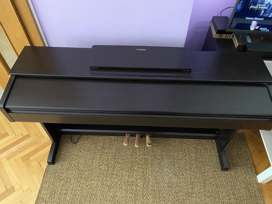 YAMAHA YDP-143 R DIGITAL PIANO digitalni klavir