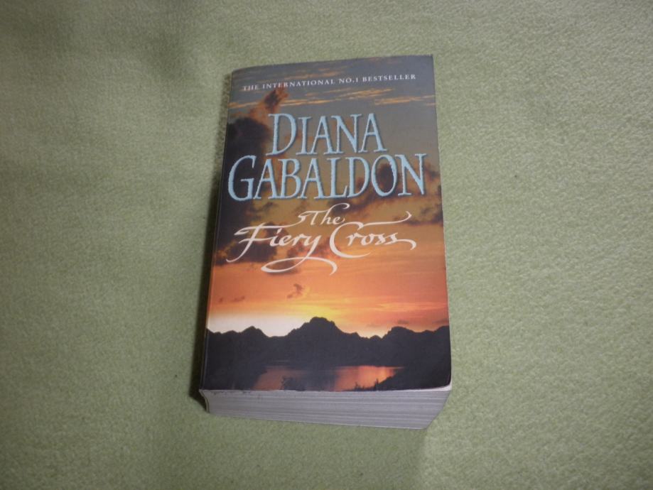 Diana Gabaldon - THE FIERY CROSS