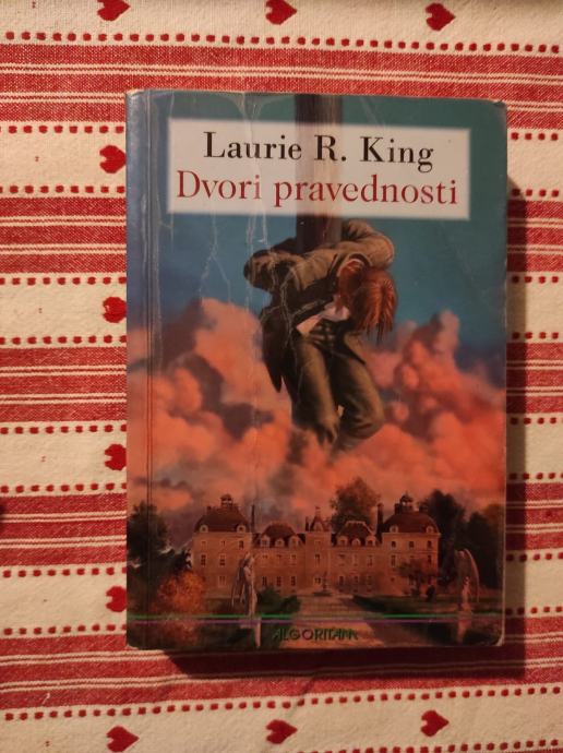 King Laurie R.: Dvori pravednosti