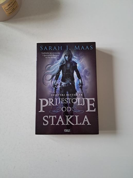 Prijestolje od stakla, Sarah J. Maas