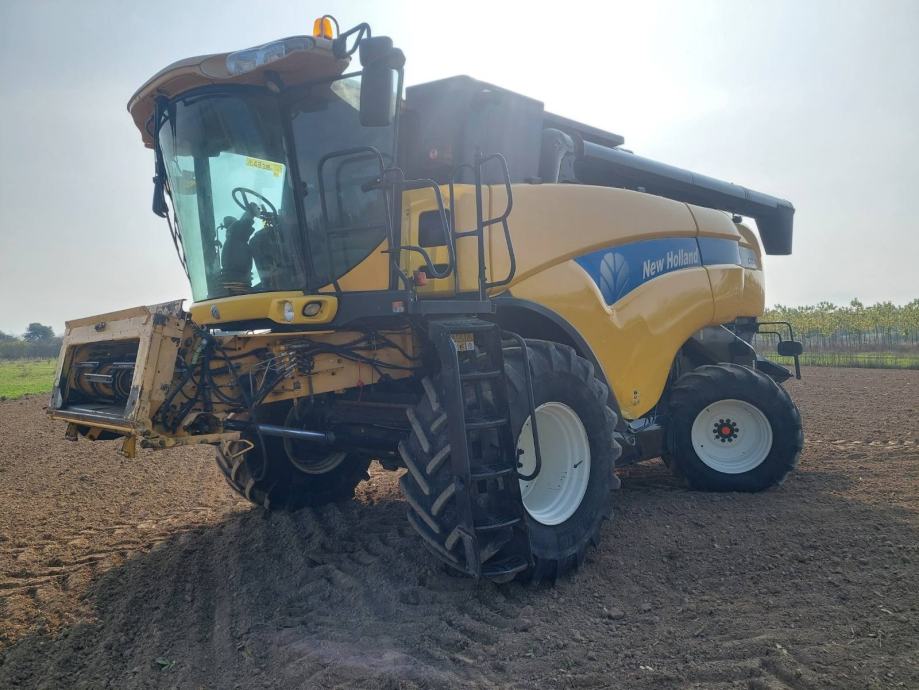 New Holland Cx