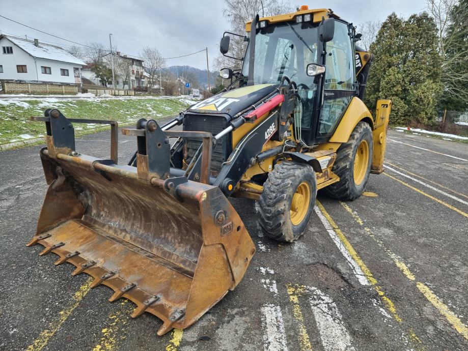 Cat 428E kombinirka Moguć najam stroja