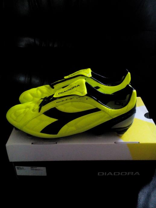 Kopačke DIADORA br 45 - NOVO