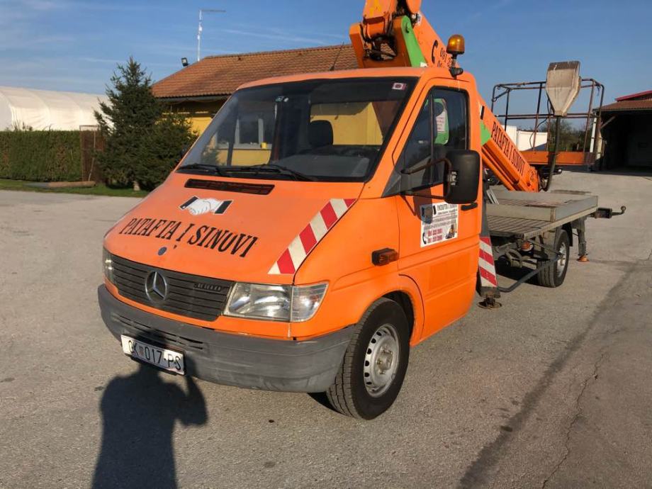 Mercedes autoplatforma20m teleskop korpa B kategorija