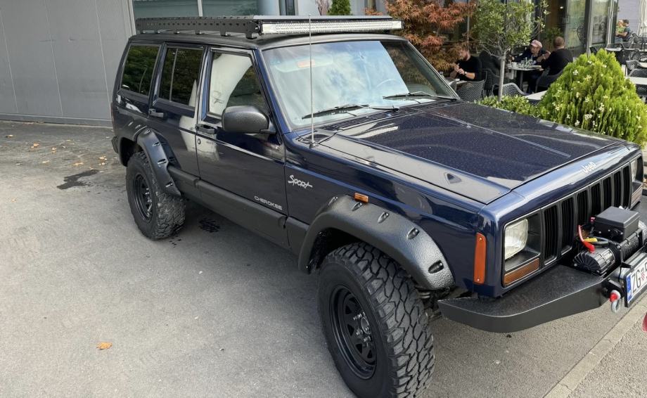 Jeep Cherokee XJ krovna nadogradnja