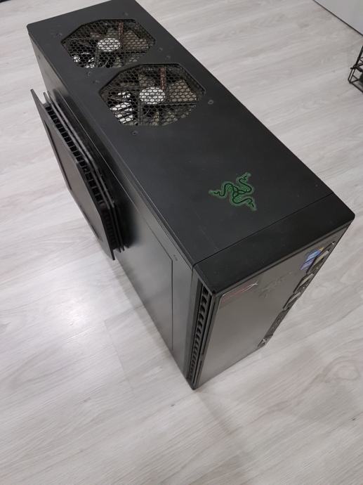 Antec P193 Mid Tower ATX kučište + Corsair TX650W napajanje