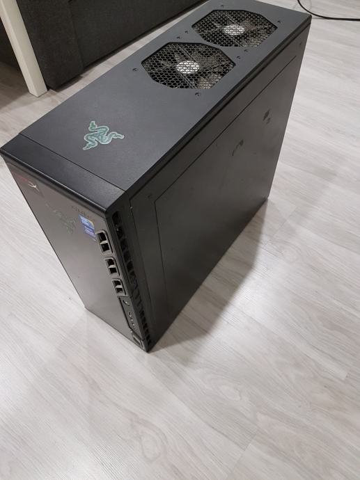 Antec P193 Mid Tower ATX kučište + Corsair TX650W napajanje