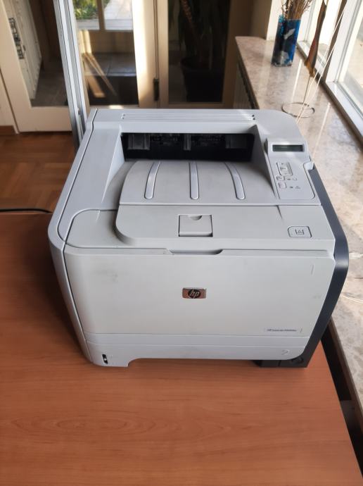 HP Laser jet 2055D pisač