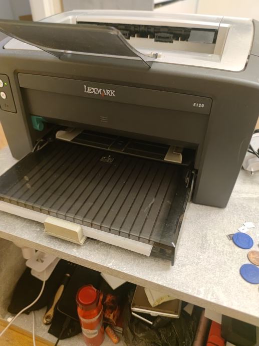 Lexmark e120 laserski printer i Epson skener