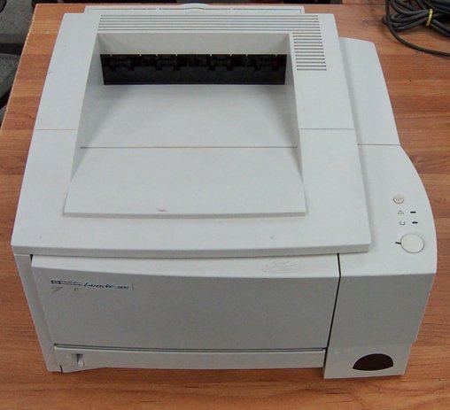 Laserski Printer HP Laser Jet 2100