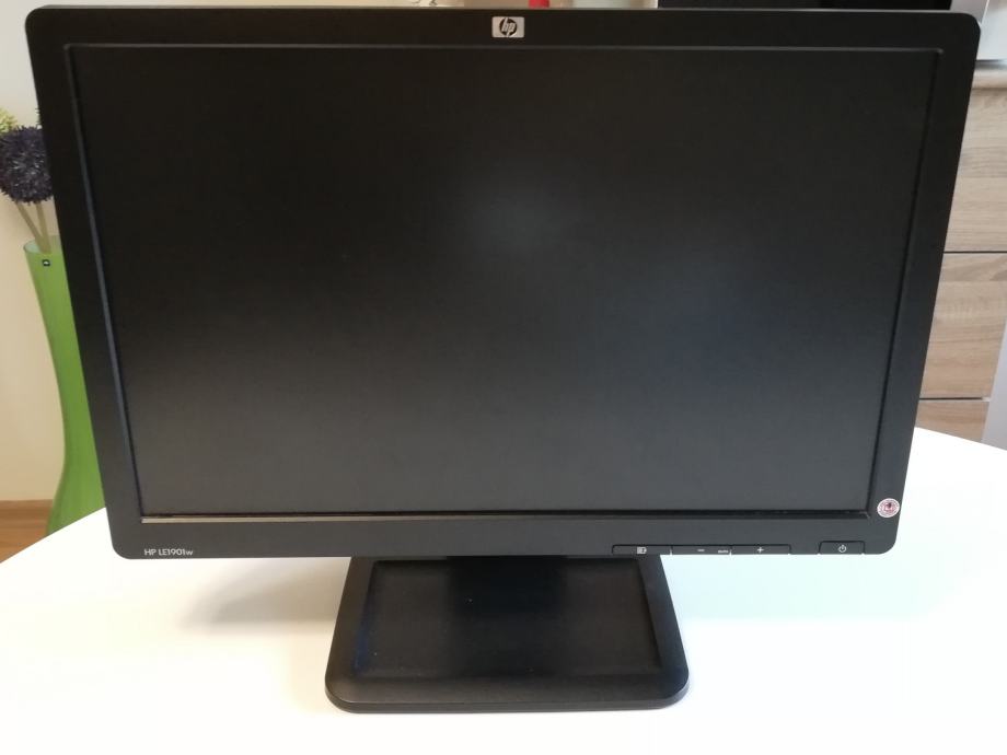 HP 19 inch monitor