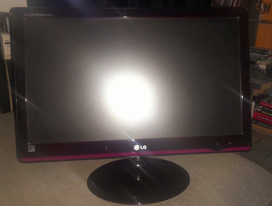 LG flatron E2250V