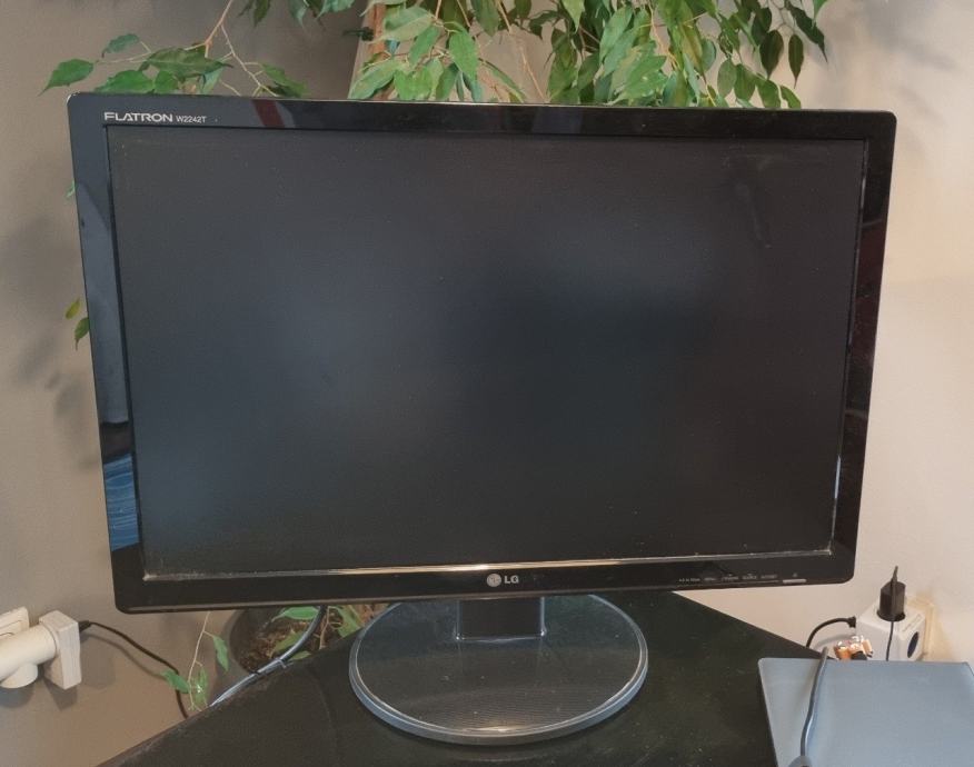 Lg Flatron W T In A Widescreen Monitor