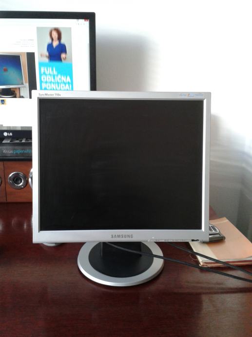 Prodajem LCD monitor SAMSUNG SyncMaster 710N