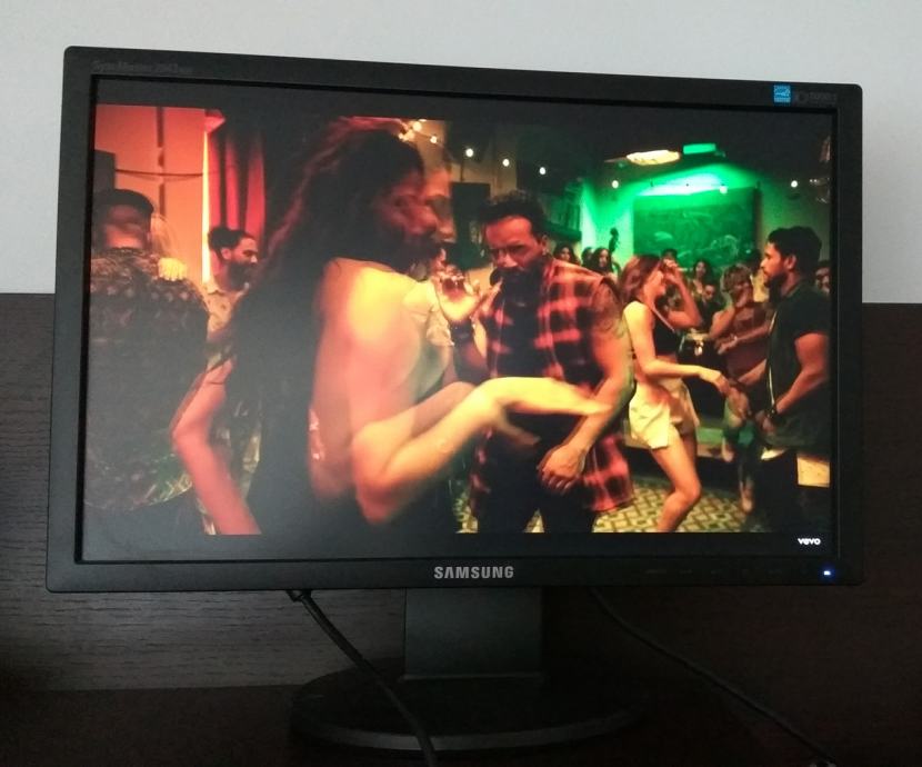 Samsung lcd monitor 19 incha