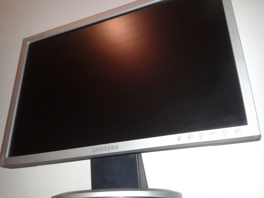 Samsung SyncMaster 940NW - 19''