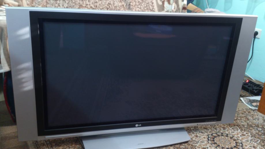 PLAZMA TV   LG RZ-42PX11