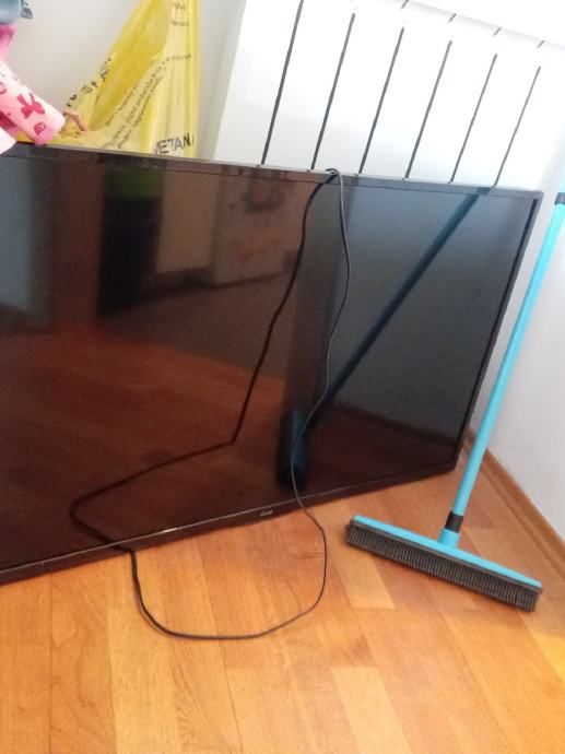 Poklanjam neispravan za popravak lcd 40" tv