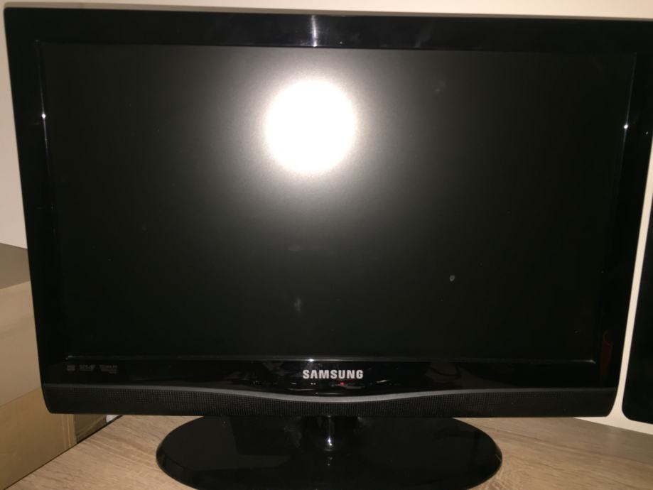  Samsung  LCD TV 60  cm  HDMI VGA USB