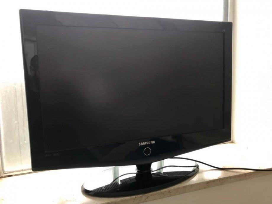 Samsung - LE32R71B - LCD TV 16:9 32" (81 cm) "HD ready PRILIKA!!!